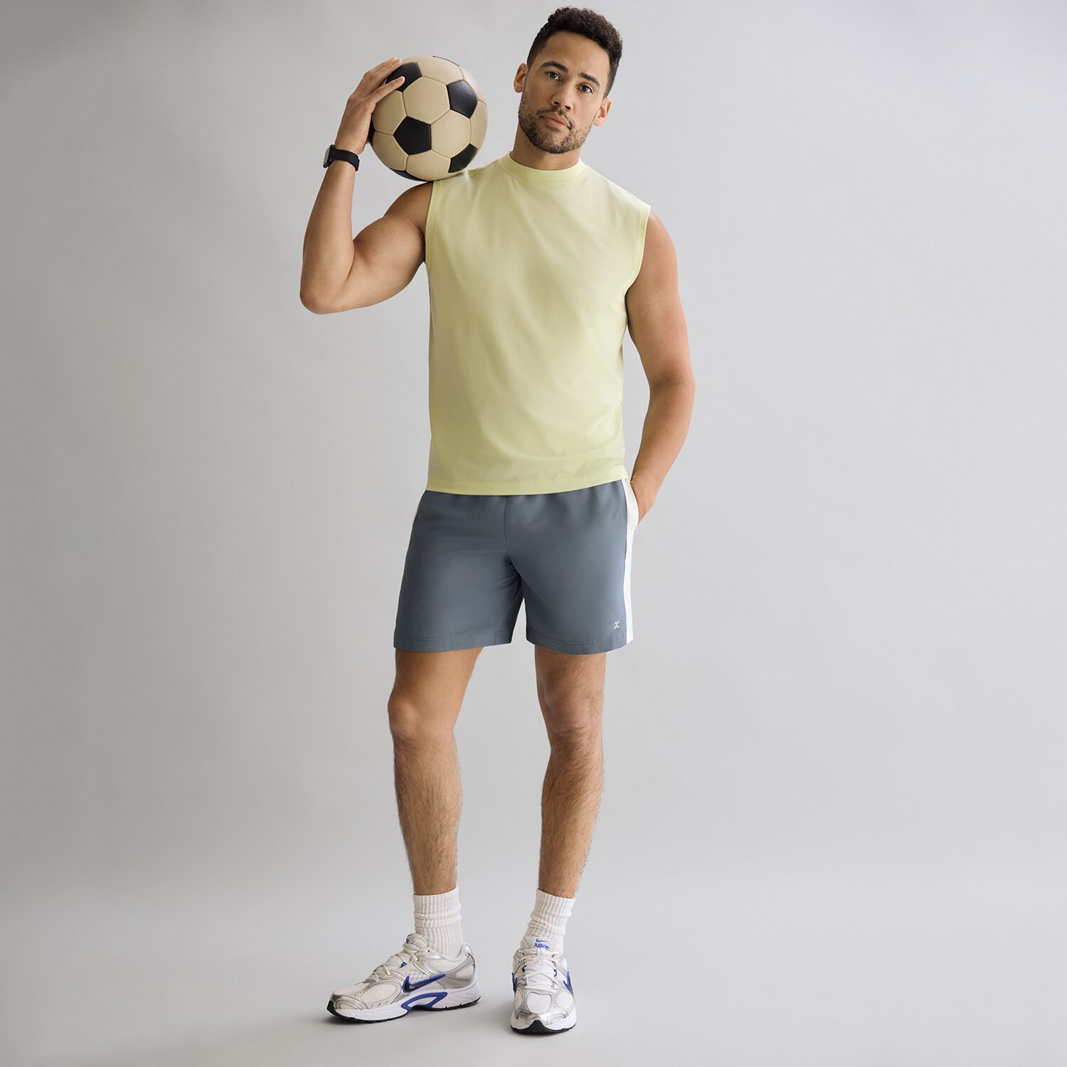 Xersion Mens 7" Mid Rise Workout Shorts