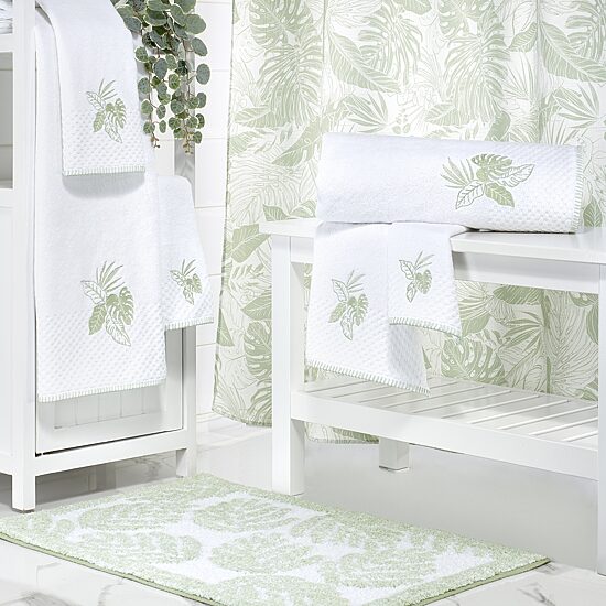 IZOD Reef 2-pc. Leaf Bath Towel