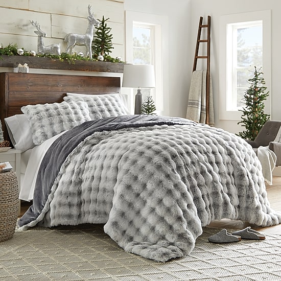 North Pole Trading Co. Bubble Comforter