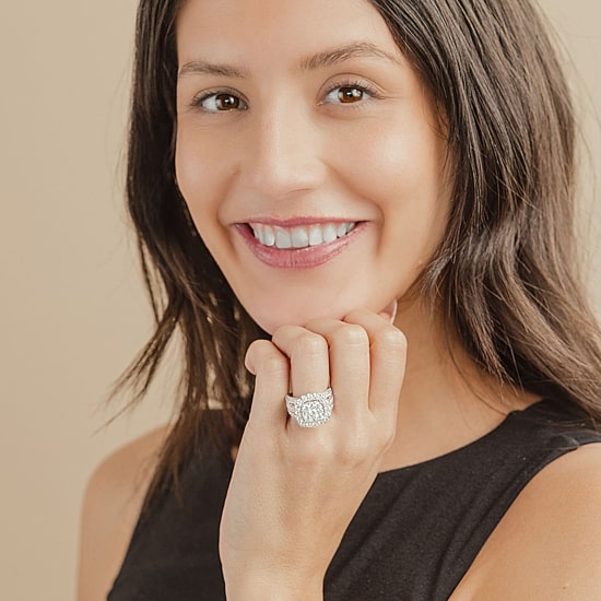 (G/Si2) Womens 4 CT. T.W. Lab Grown White Diamond 10K Gold Cushion Halo Side Stone Cocktail Ring