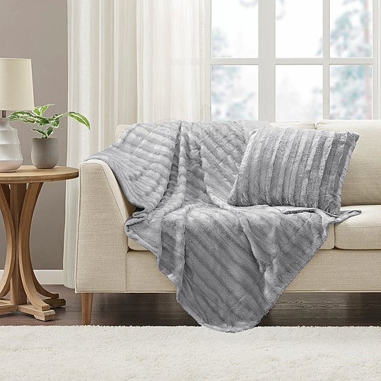 Madison Park York Long Faux-Fur Throw