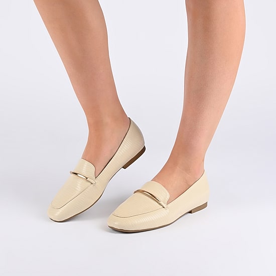 Journee Collection Wrenn Womens Moc Closed Toe Loafers