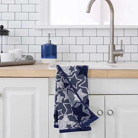 Saturday Knight Seasonal Stars 2-pc. Hand Towel