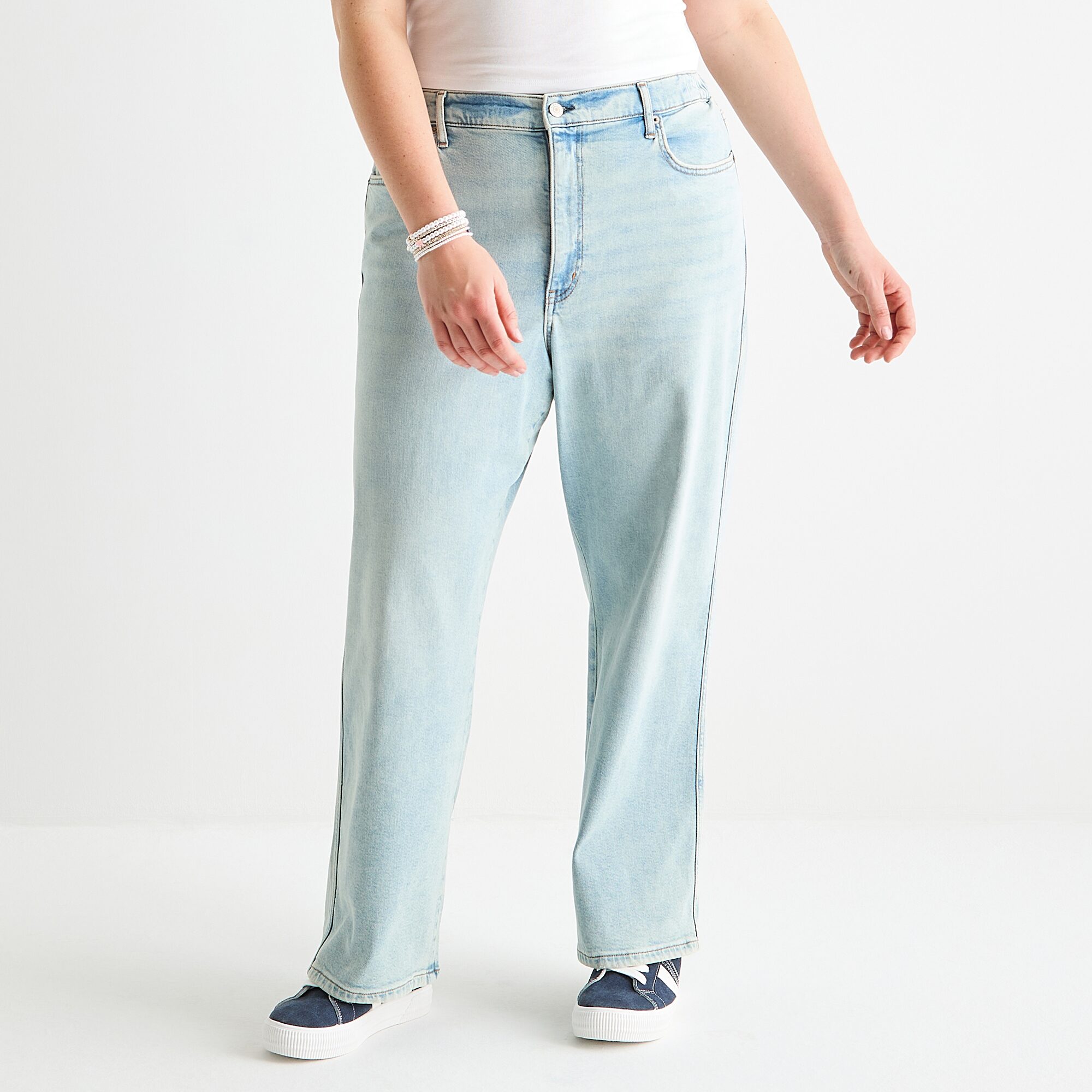 Arizona Curvy Womens Juniors Plus High Rise Straight Leg Jean