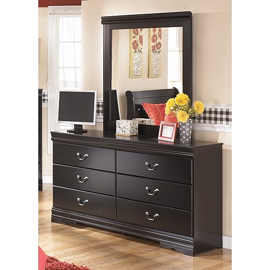 Signature Design by Ashley® Gilmore Dresser