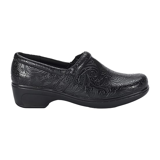 Btrue By Baretraps Brasil Womens Round Closed Toe Slip-On Shoe