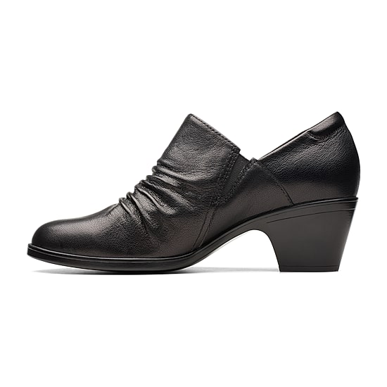 Clarks Emily Cve Womens Round Closed Toe Slip-On Shoe
