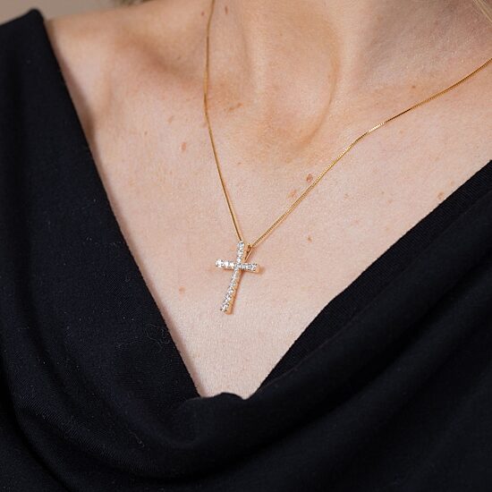 (H-I / I1) Womens 1/2 CT. T.W. Lab Grown White Diamond 10K Gold Cross 18 Inch Pendant Necklace