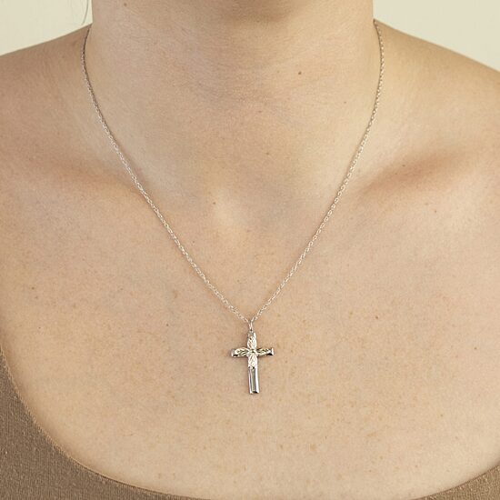 Womens Sterling Silver Cross 18 Inch Pendant Necklace