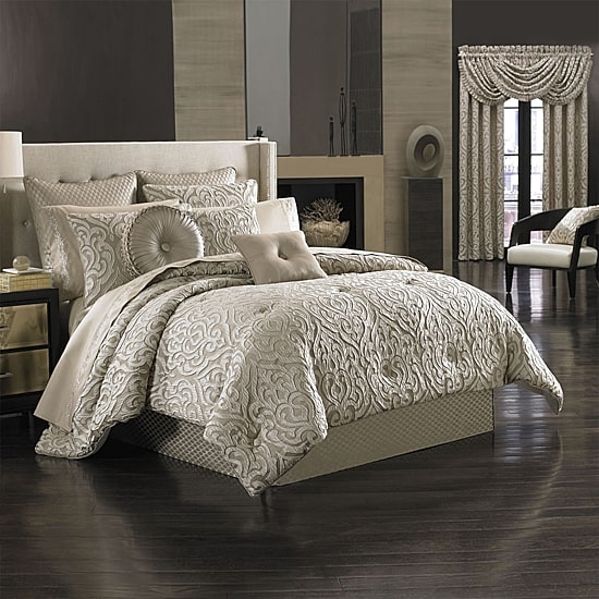 Queen Street Antonia 4-pc. Damask + Scroll Comforter Set