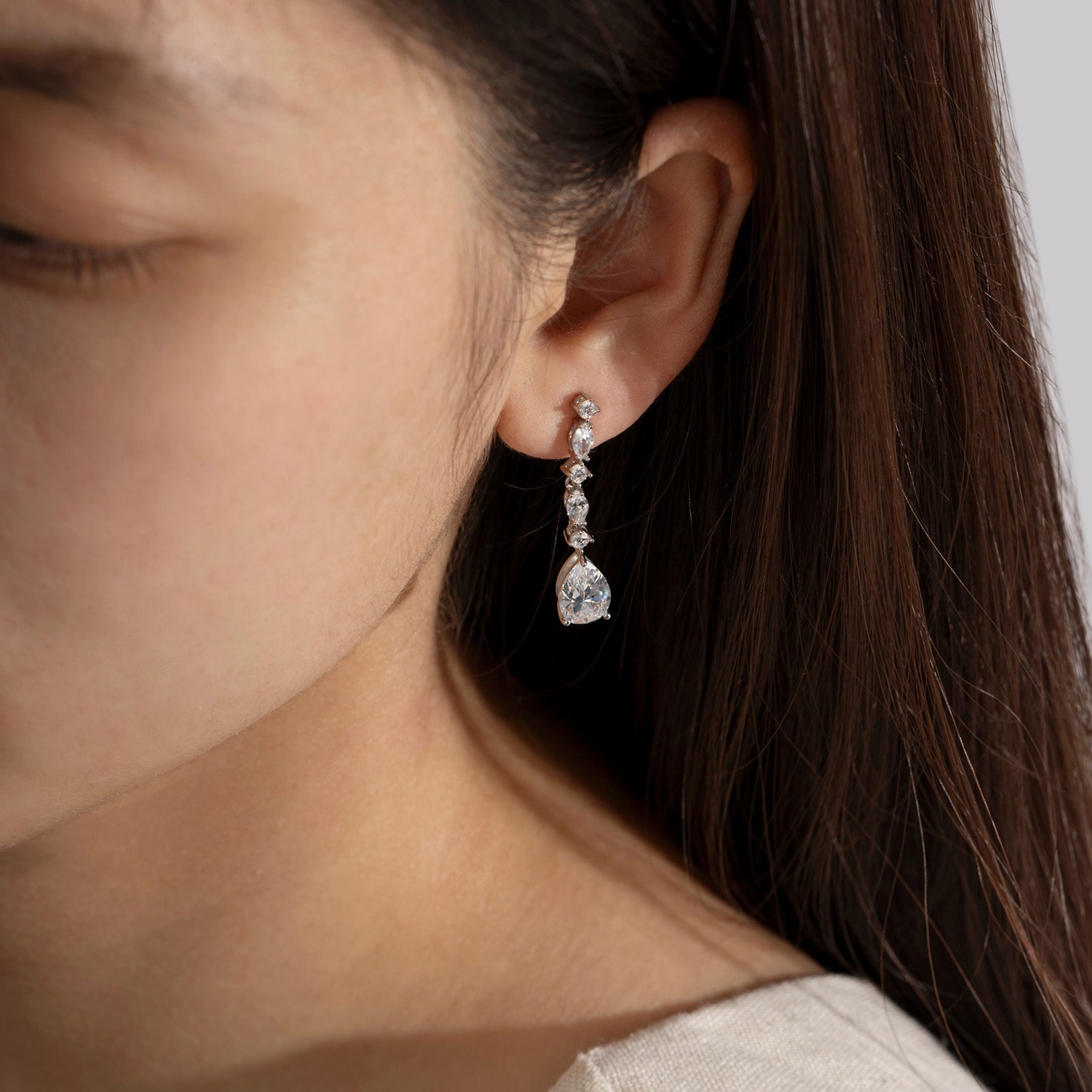 Diamonart Marilyn Monroe Womens 4 1/2 CT. T.W. White Cubic Zirconia Platinum Over Silver Drop Earrings