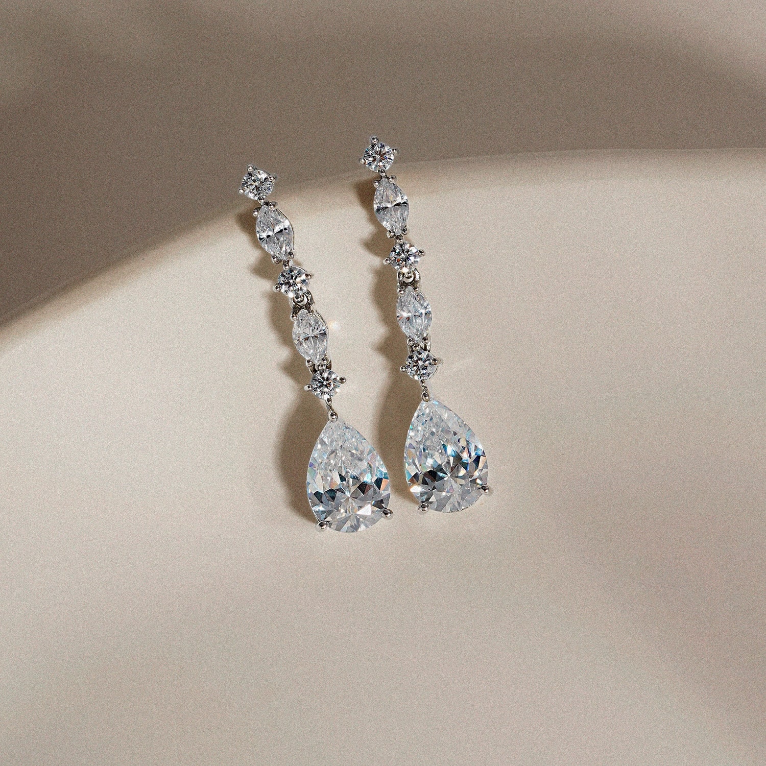 Diamonart Marilyn Monroe Womens 4 1/2 CT. T.W. White Cubic Zirconia Platinum Over Silver Drop Earrings
