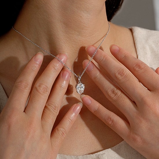 Diamonart Marilyn Monroe Womens 3 3/4 CT. T.W. White Cubic Zirconia Platinum Over Silver Pear 16 Inch Pendant Necklace