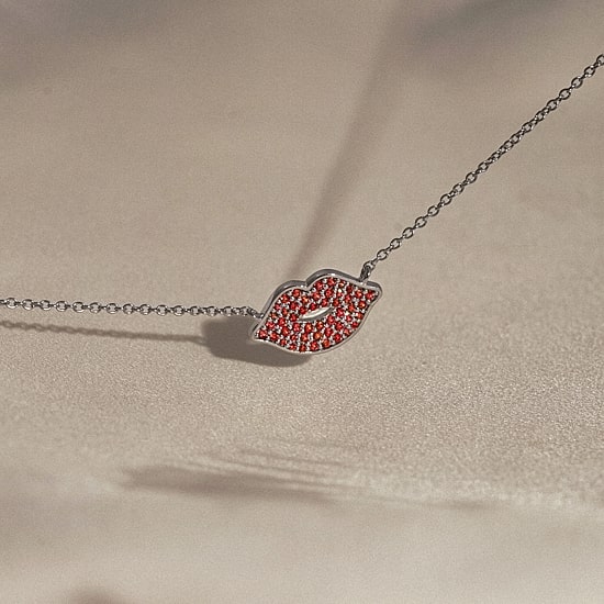Diamonart Marilyn Monroe Womens Red Cubic Zirconia Platinum Over Silver Round 16 Inch Pendant Necklace