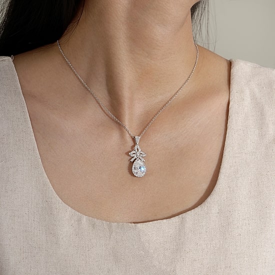 Diamonart Marilyn Monroe Womens 3 7/8 Ct. T.W. White Cubic Zirconia Platinum Over Silver 16 Inch Pendant Necklace