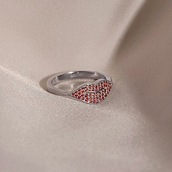 Diamonart Marilyn Monroe Womens Red Cubic Zirconia Platinum Over Silver Round Signet Ring