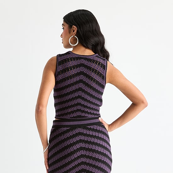 Bold Elements Womens Crew Neck Sleeveless Chevron Pullover Sweater