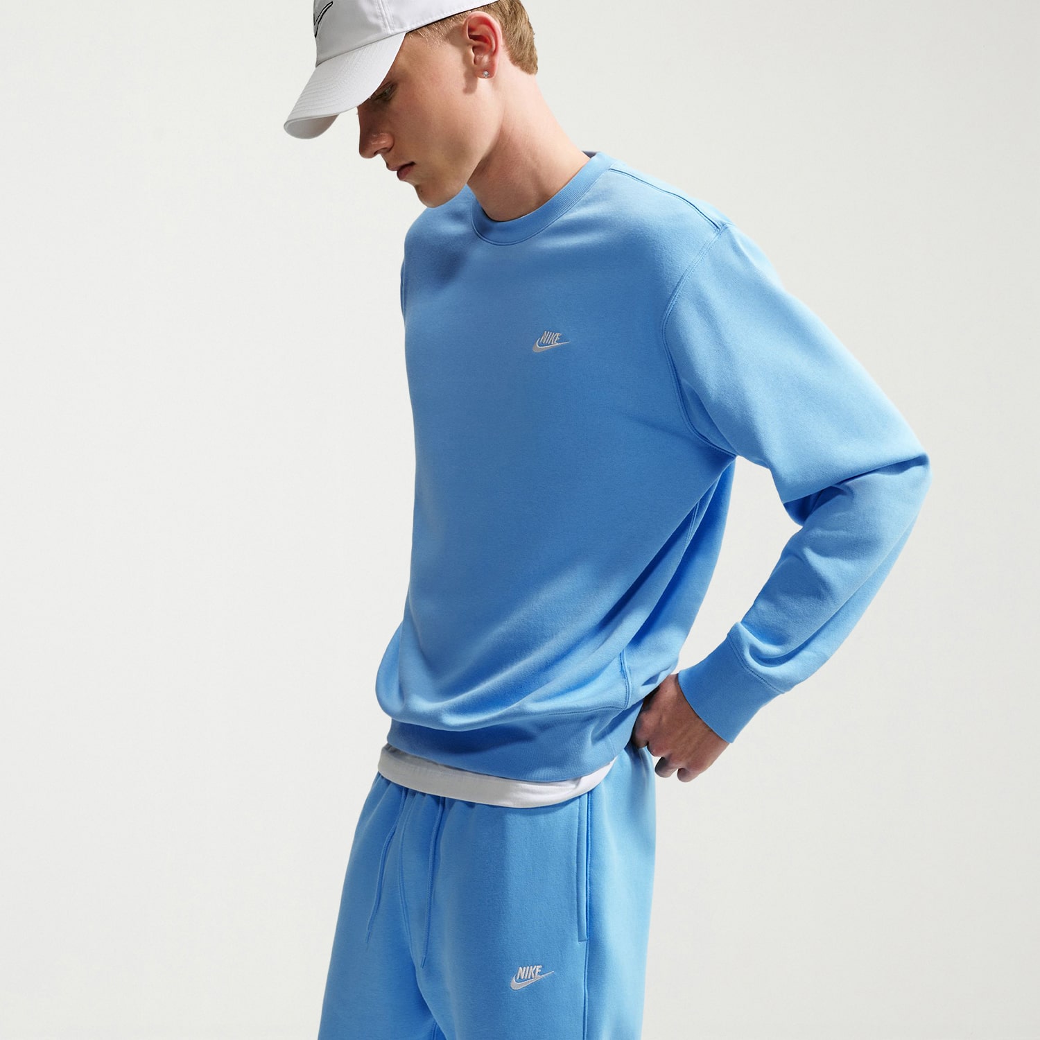 Nike Mens Cuffed Mid Rise Regular Fit Fleece Active Jogger Pant