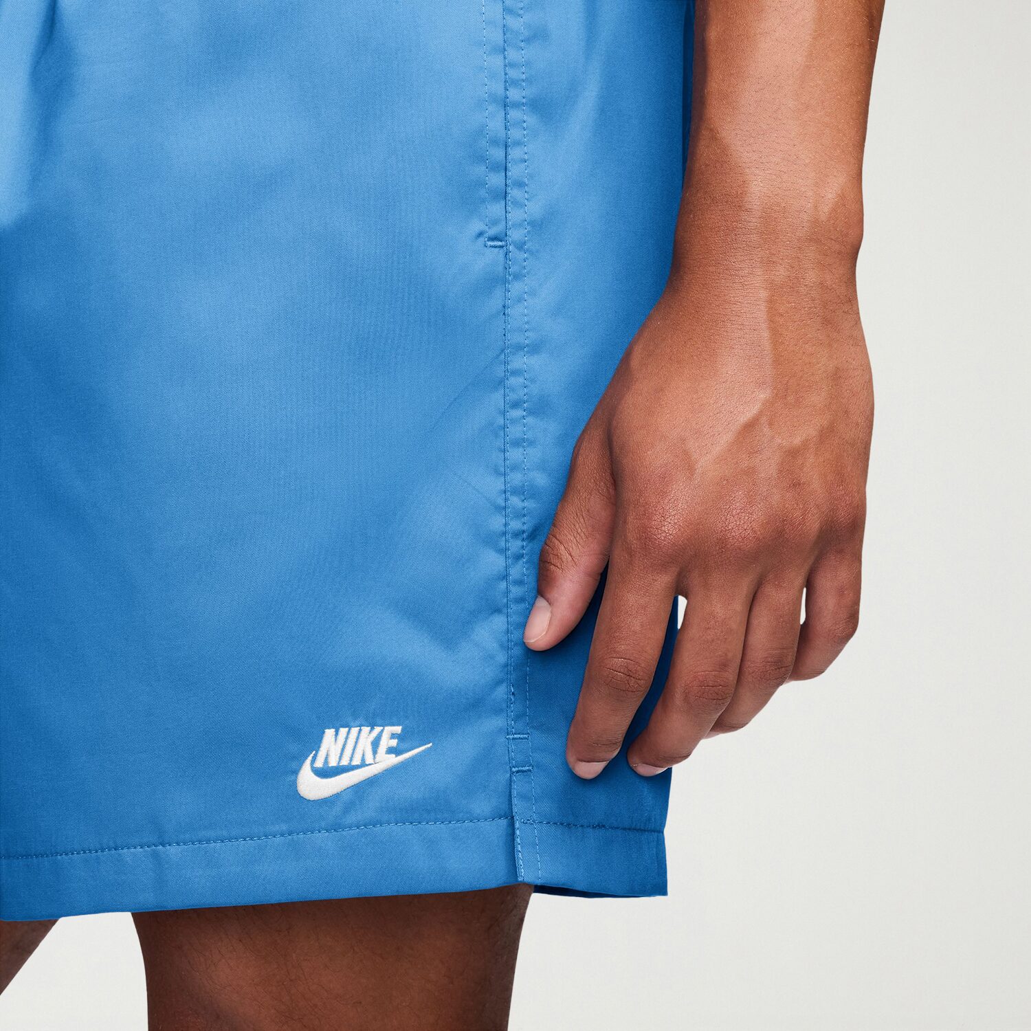 Nike Flow Mens 6" Mid Rise Workout Shorts