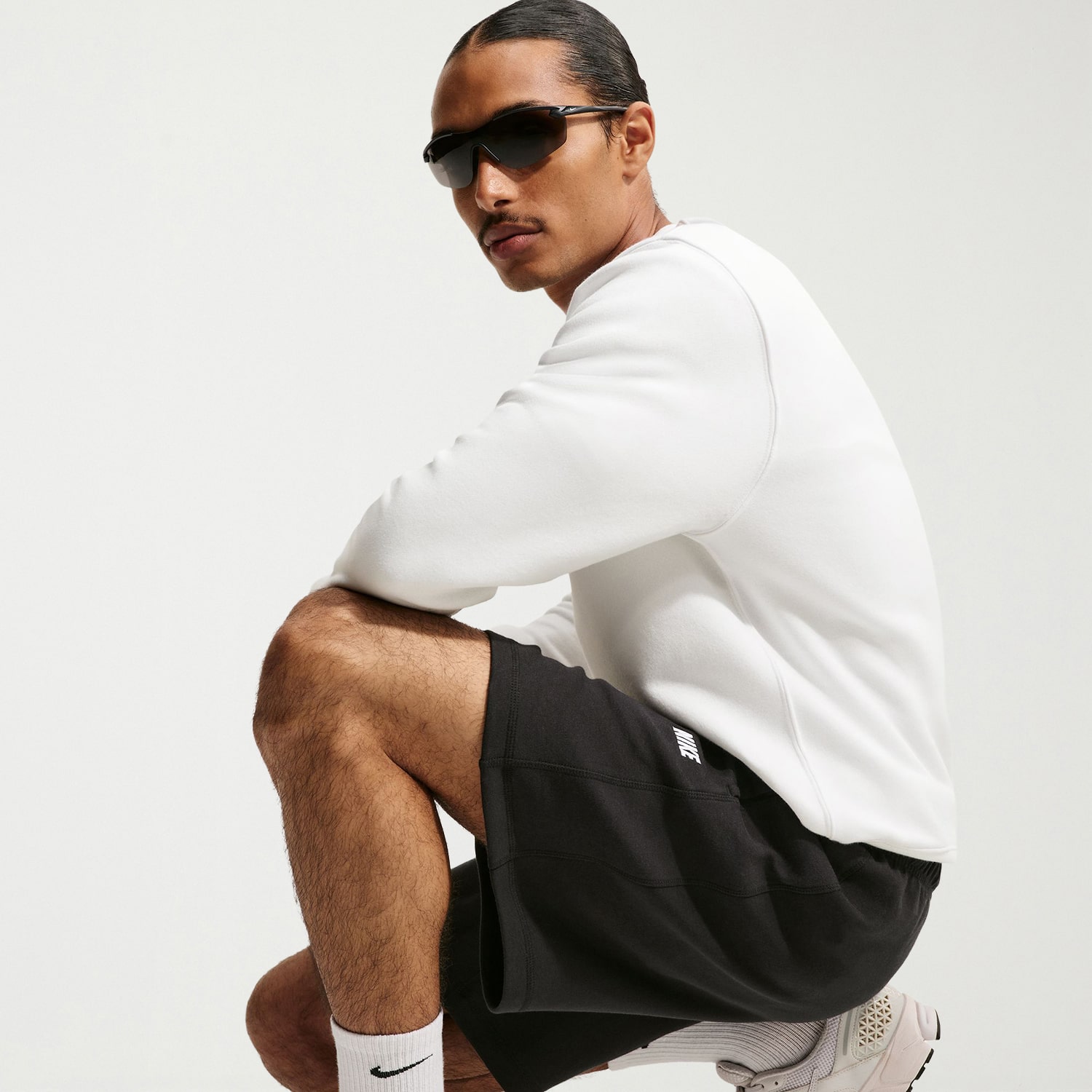 Nike Mens 6" Mid Rise Workout Shorts