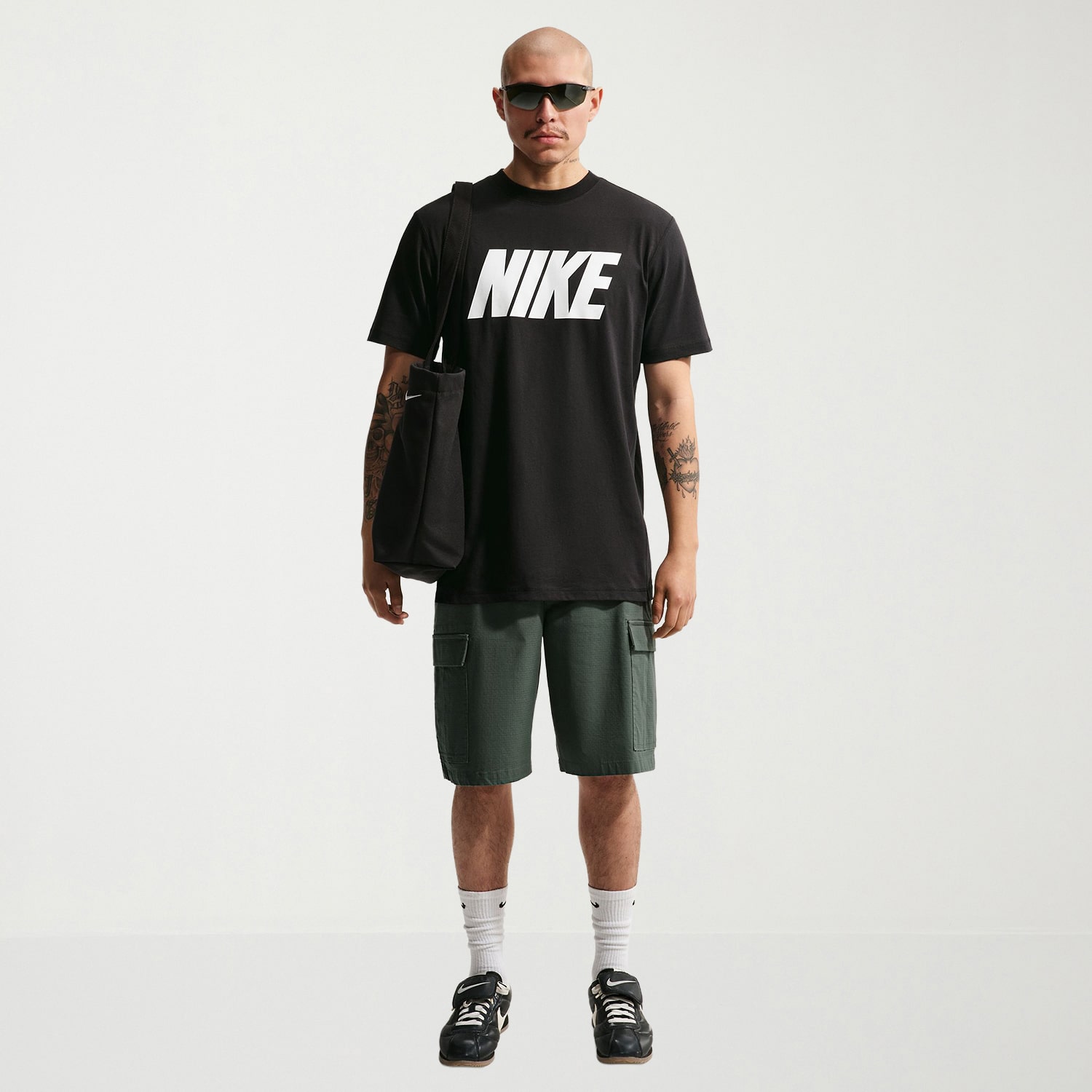 Nike Mens Round Neck Short Sleeve Classic Fit Graphic T-Shirt