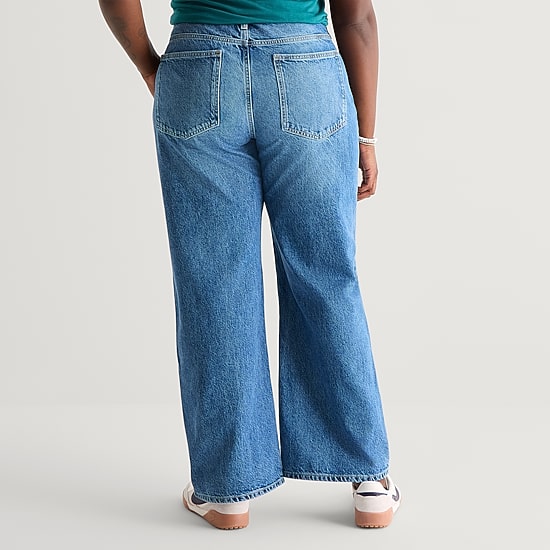 Arizona Womens Juniors Plus Straight Leg Jean