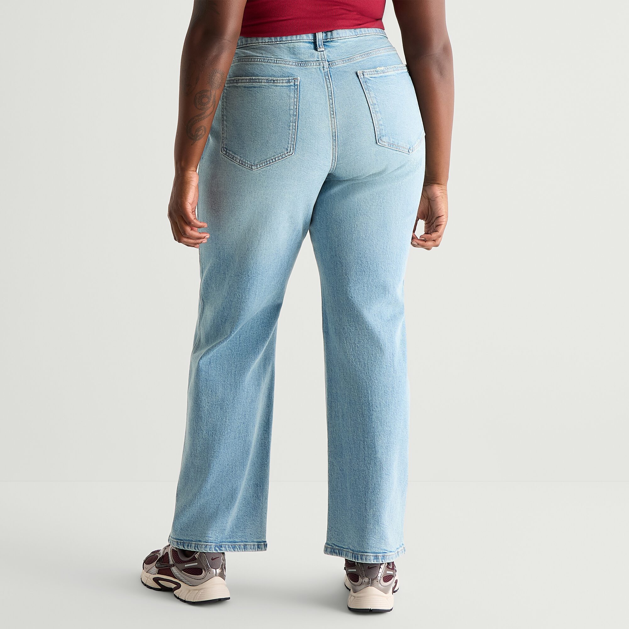 Arizona Womens Juniors Plus Low Rise Straight Leg Jean
