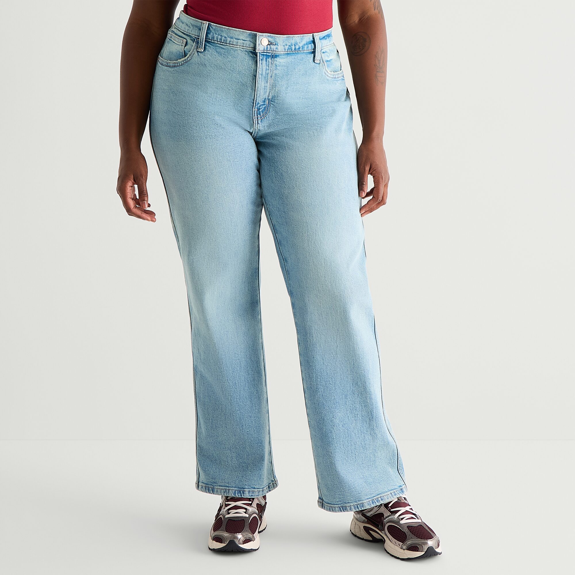 Arizona Womens Juniors Plus Low Rise Straight Leg Jean