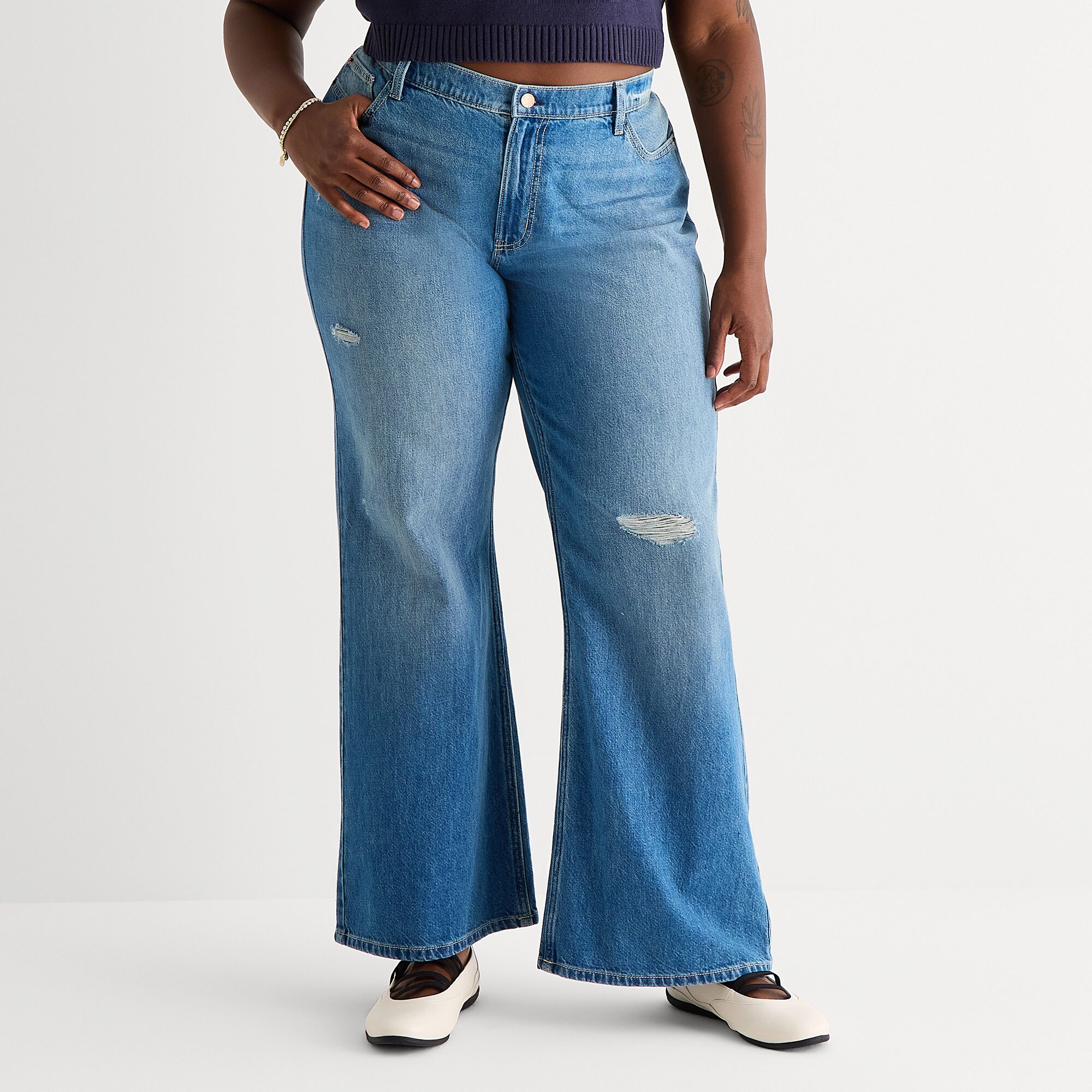Arizona Womens Juniors Plus Low Rise Bootcut Jean