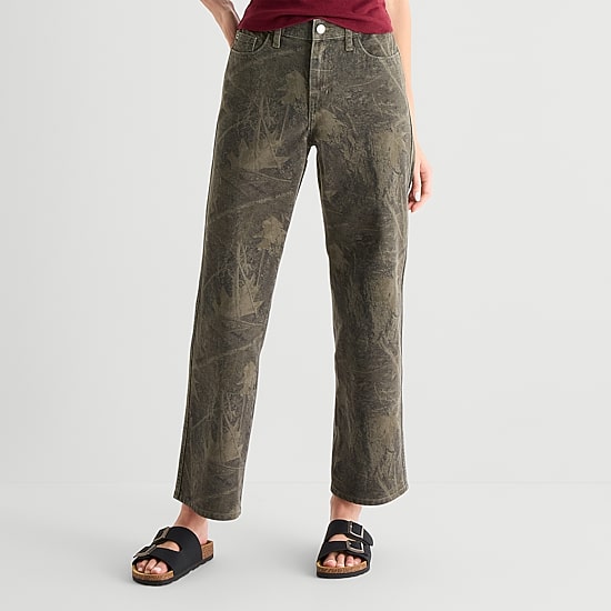 Arizona Curvy Womens Juniors Low Rise Straight Leg Jean