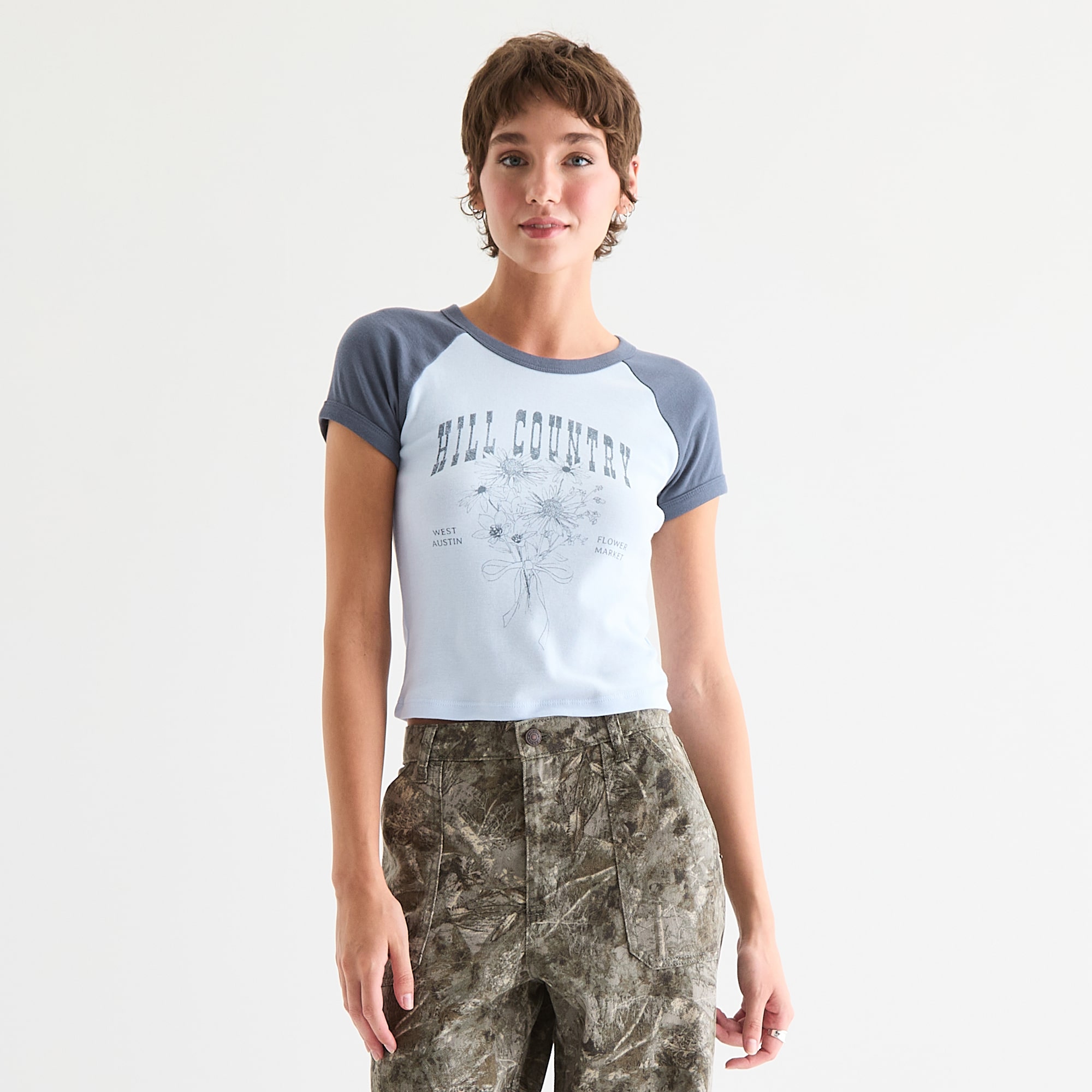 Arizona Womens Juniors Crew Neck Short Sleeve Regular Fit Graphic T-Shirt