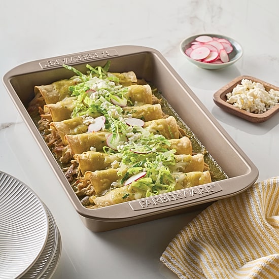Farberware Bakeware Non-Stick 9" X 13" Cake Pan
