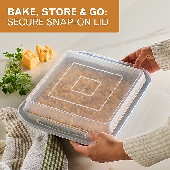 Farberware Bakeware 9" Cake Pan with Lid
