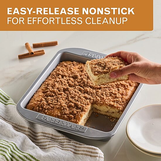 Farberware Bakeware 9" Cake Pan with Lid