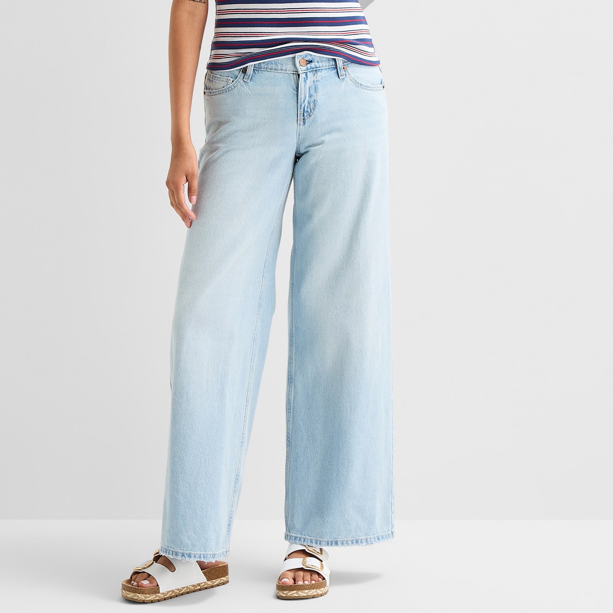 Arizona Womens Juniors Low Rise Baggy Fit Jean