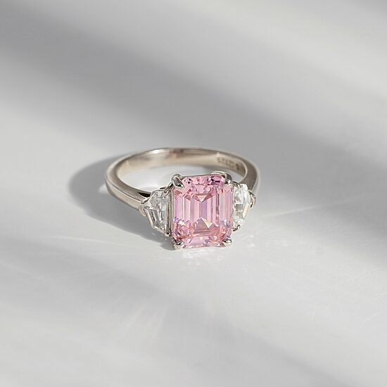 Diamonart Marilyn Monroe Womens Pink Cubic Zirconia Sterling Silver 3-Stone Cocktail Ring