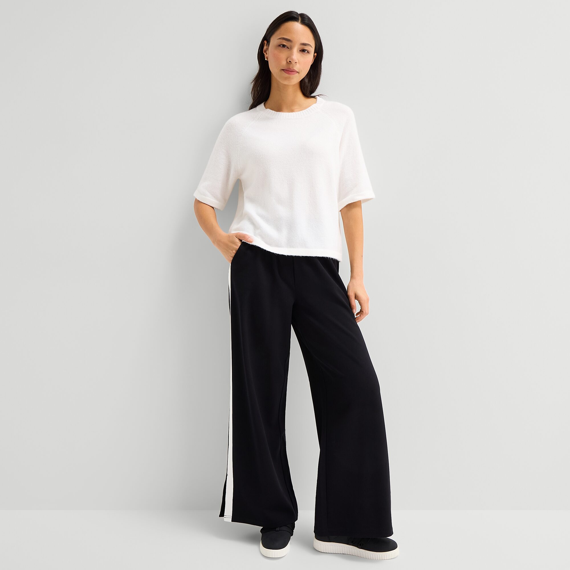 Stylus Womens Crew Neck Short Sleeve Pullover Sweater
