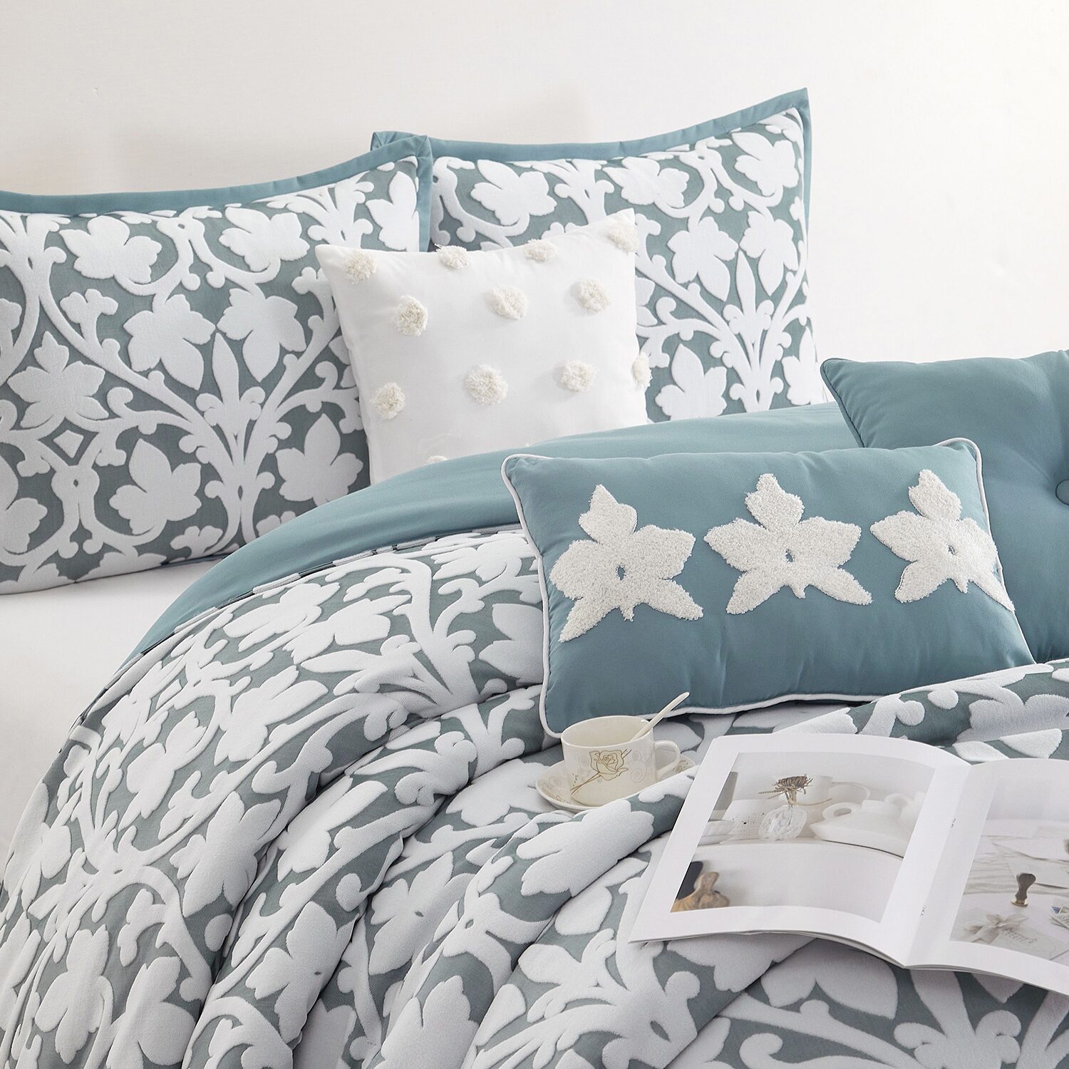 Stratford Park Beatrix 7-pc. Floral Lightweight Comforter Set