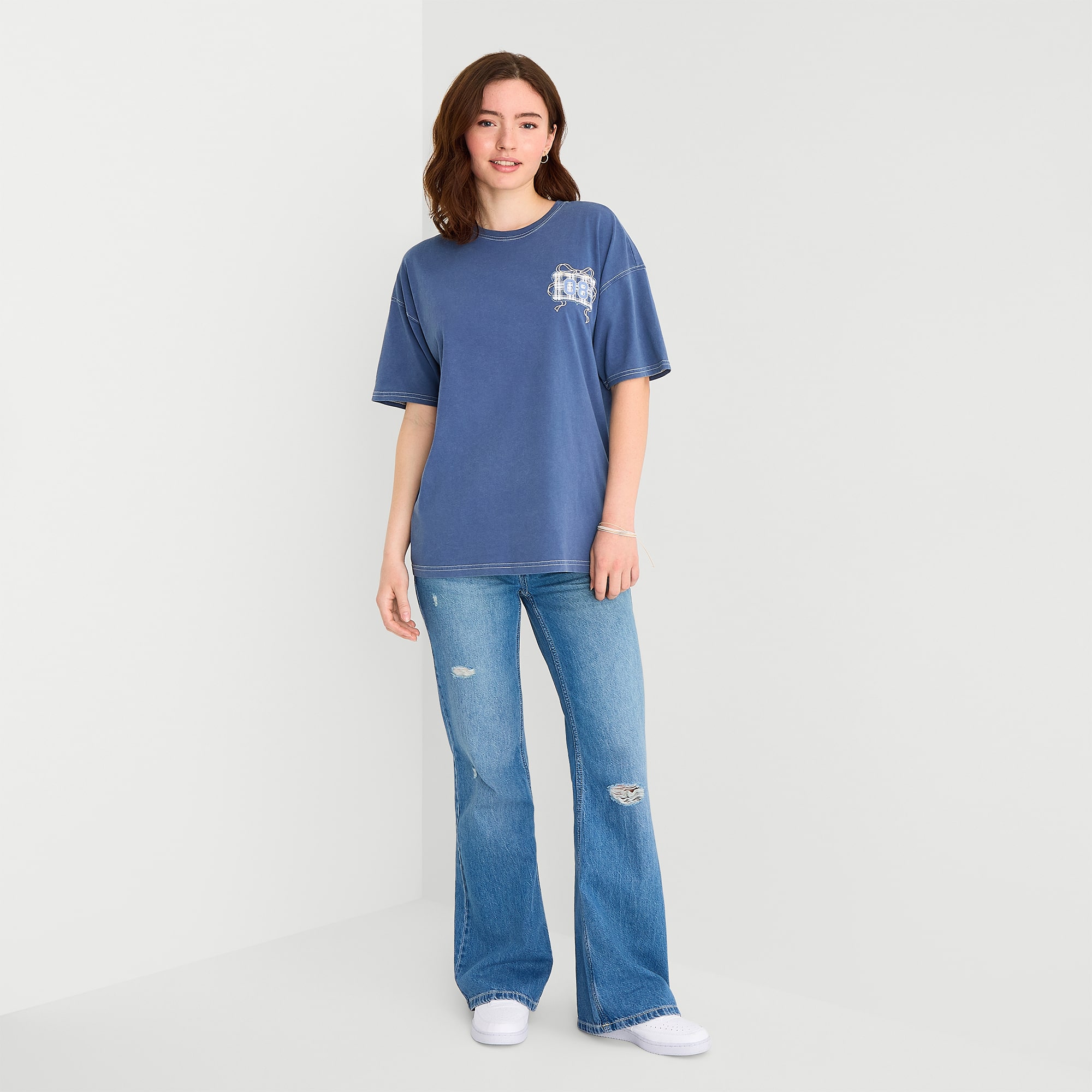 Arizona Womens Juniors Round Neck Short Sleeve Oversized Graphic T-Shirt