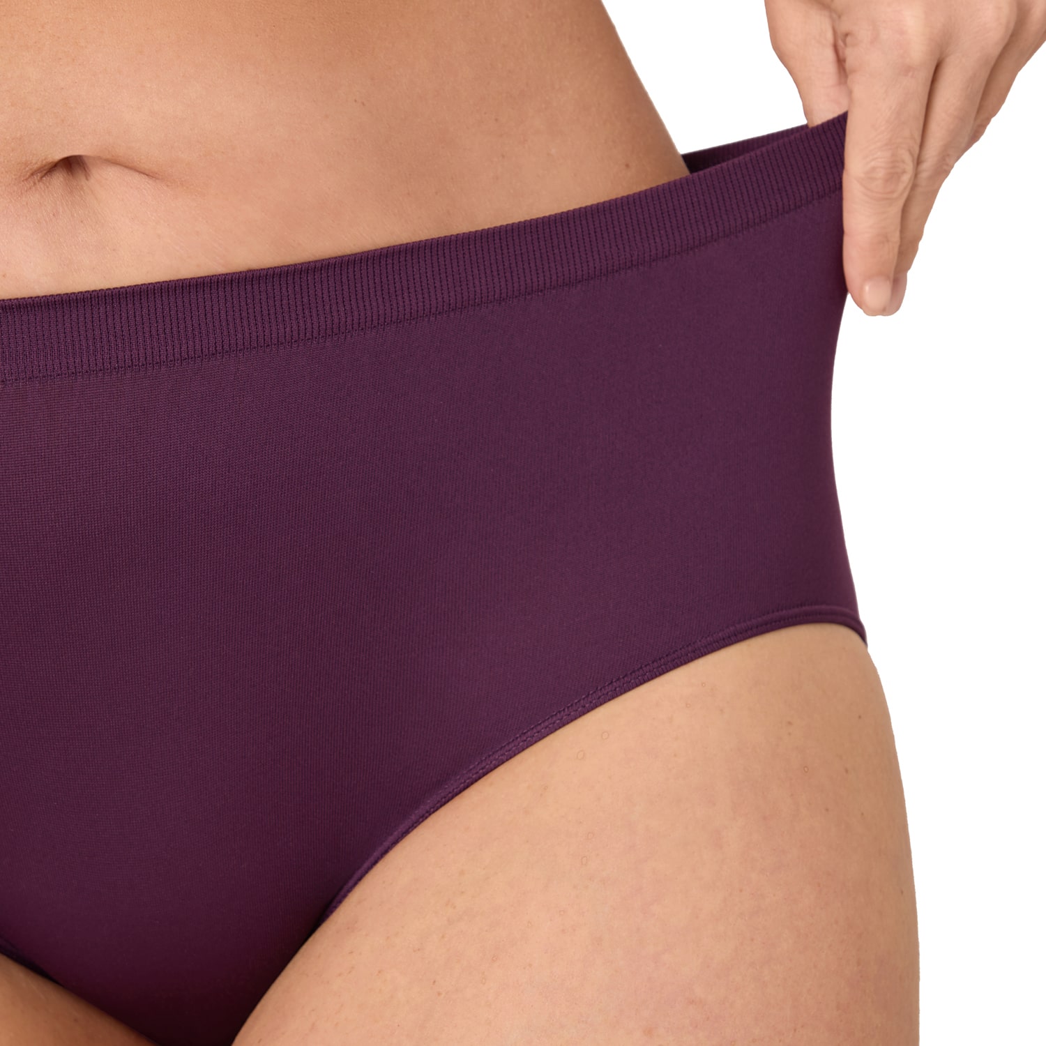 Bali Comfort Revolution® Womens Seamless Cooling Brief Panty 803j