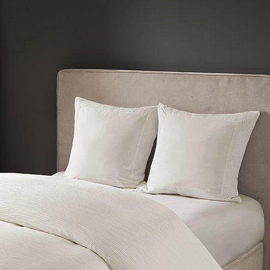 N Natori Hanae Cotton Blend Yarn Dyed Euro Sham