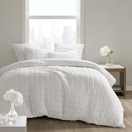 N Natori Cocoon Quilt Top Euro Sham
