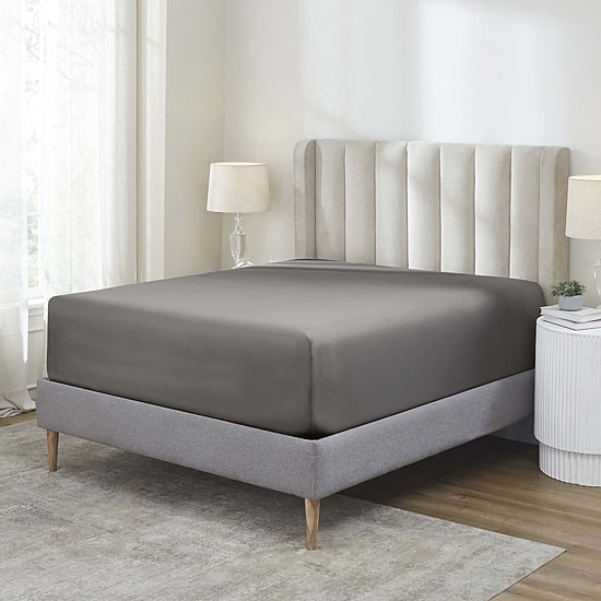 SUPERIOR® Pavo Refined Z Hem 700tc Fitted Sheet