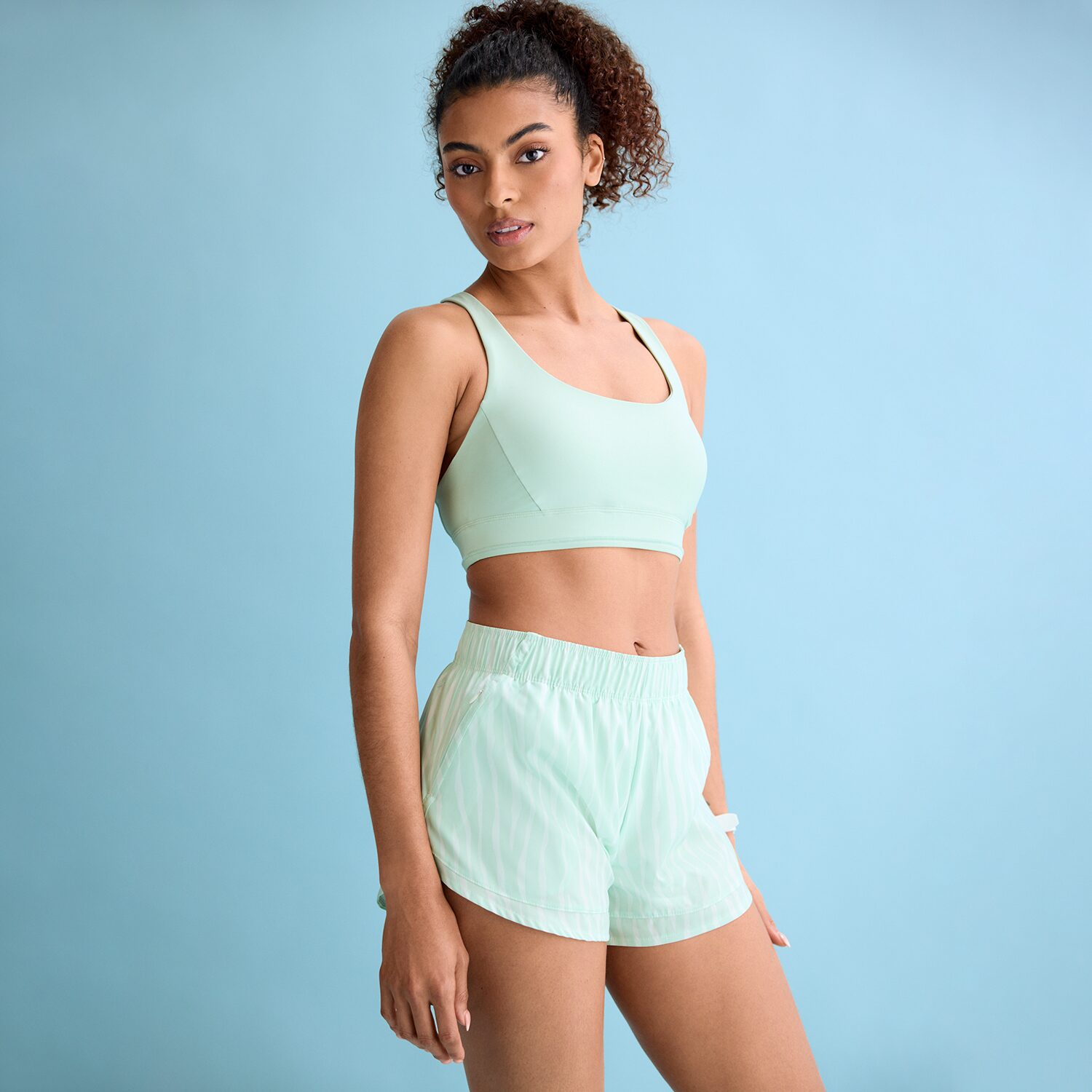 Xersion EverContour+ Womens Medium Support Sports Bra