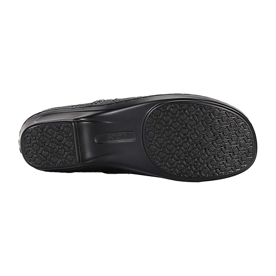 Btrue By Baretraps Brasil Womens Round Closed Toe Slip-On Shoe