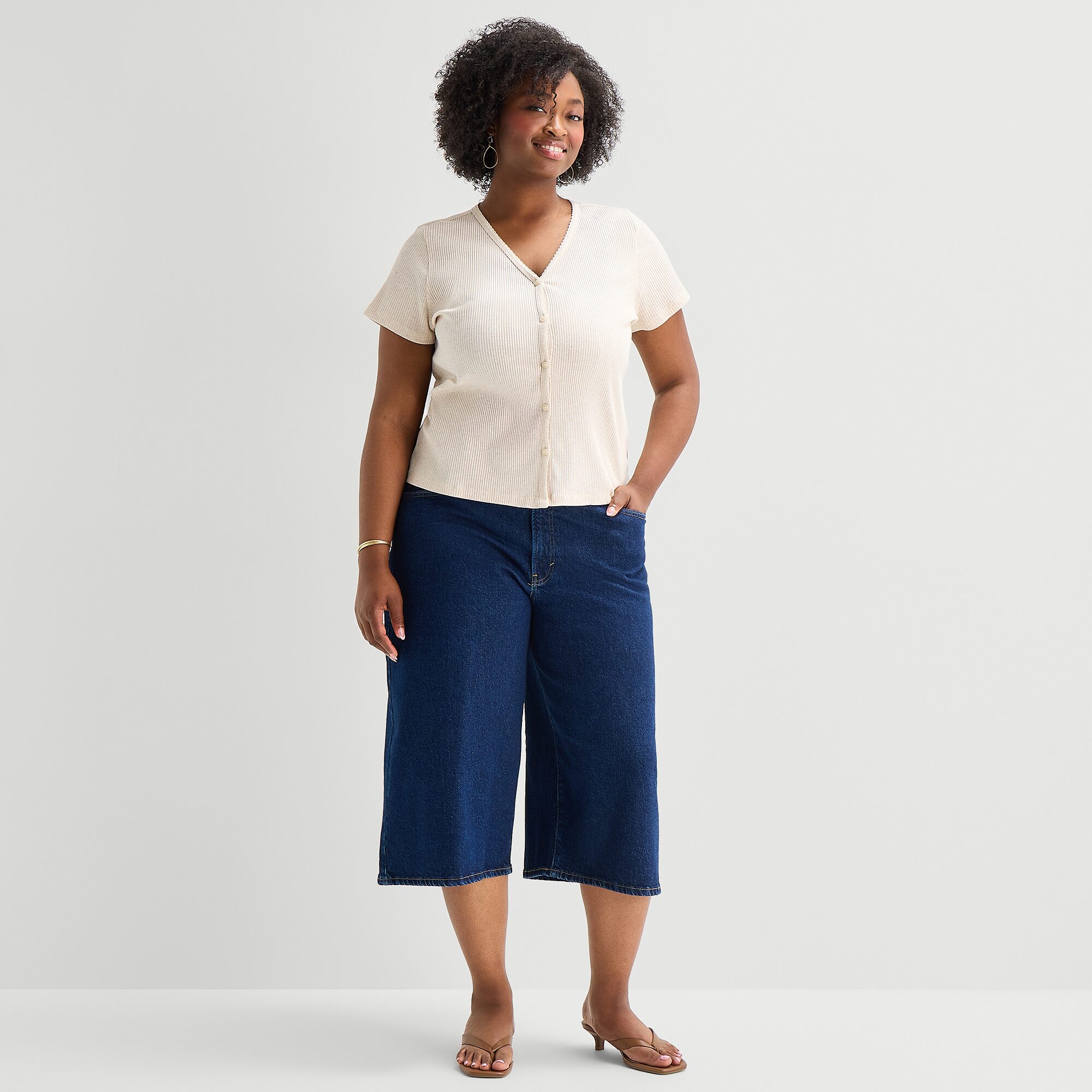 a.n.a Womens Plus V Neck Short Sleeve Button Cardigan