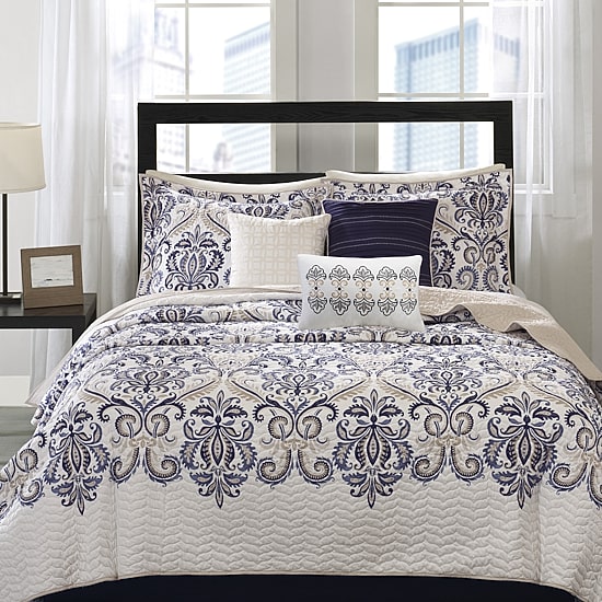 Madison Park Cardiff 6-Pc Reversible Quilt Set With Throw Pillows