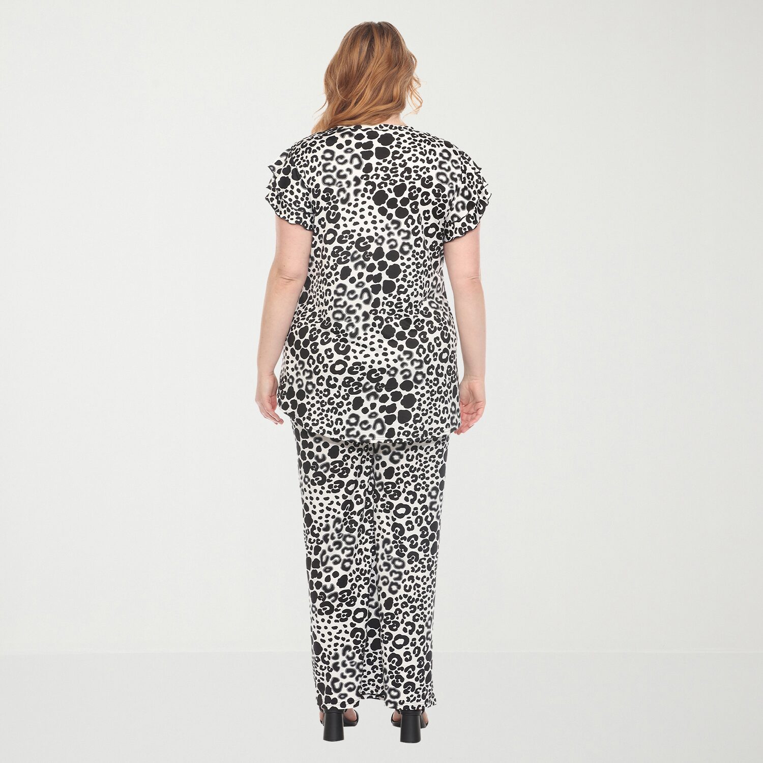 White Mark 2-pc. Leopard Pant Set-Plus
