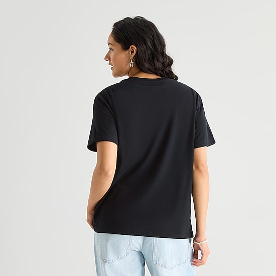 New World New York Athletics Boyfriend Tee Womens Juniors Crew Neck Short Sleeve Loose Fit Graphic T-Shirt