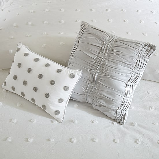 Intelligent Design Maize Cotton Jacquard Duvet Cover Set with Euro Shams and Throw Pillows